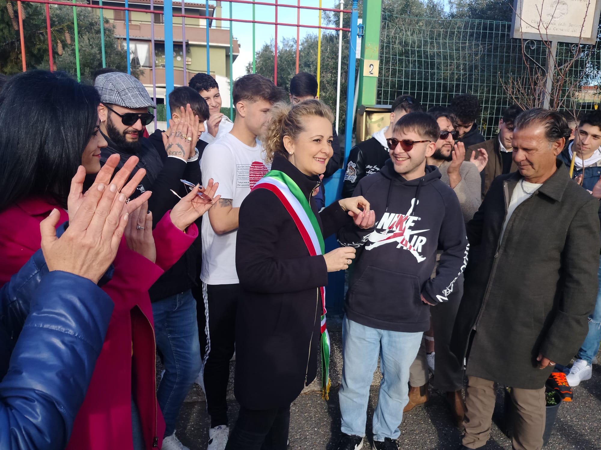 Cerveteri, la sindaca consegna le chiavi di Parco Fürstenfeldbruck agli amici di Damiano Casali