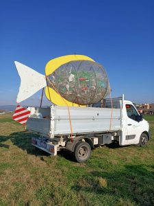 Campo di mare, il pesce mangia-plastica “si fa bello” e presto tornerà sul Lungomare