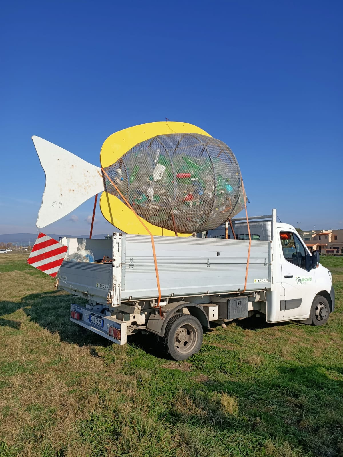 Campo di mare, il pesce mangia-plastica “si fa bello” e presto tornerà sul Lungomare
