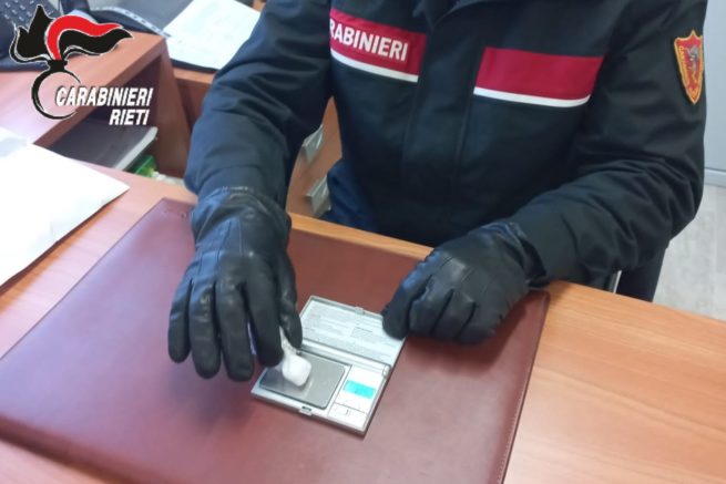 Cittaducale, pizzicato con sei grammi di coca: 30enne arrestato per spaccio