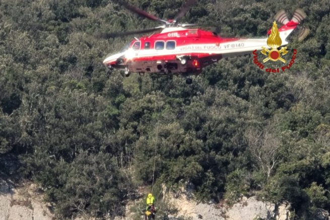 Rieti, climber cade dalla parete di falesia: salvata dall’elicottero dei Vigili del fuoco