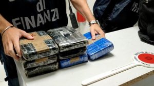 Savona – Con 18 chili di cocaina nella portiera della Porsche direzione Lazio, due arresti