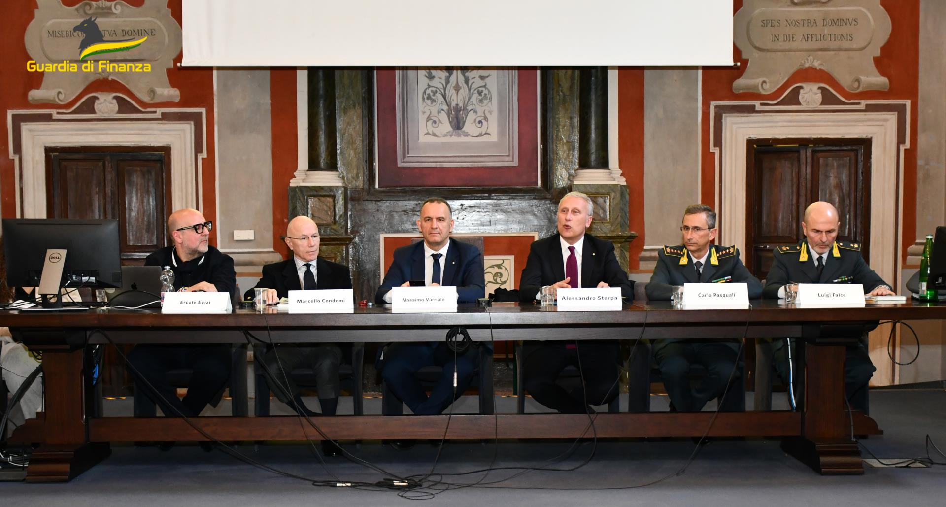 Viterbo – Esibizione dell’unità cinofila del Corpo i c.d. “cash dog” specializzata nella ricerca di ingenti somme di danaro contante e droga