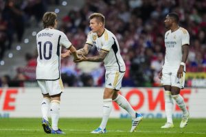 Real Madrid, un’altra stagione col “Professore”: Kroos resta, rinnovo 2025