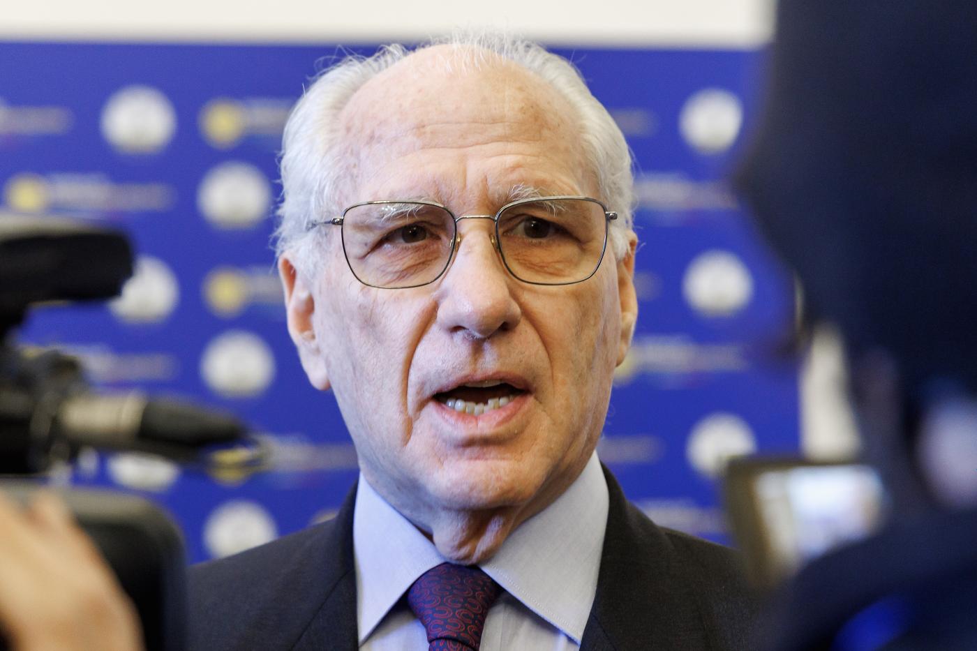 Sanità, nuovo tariffario taglia i rimborsi: il ministero apre a rinvio entrata in vigore. Il Video