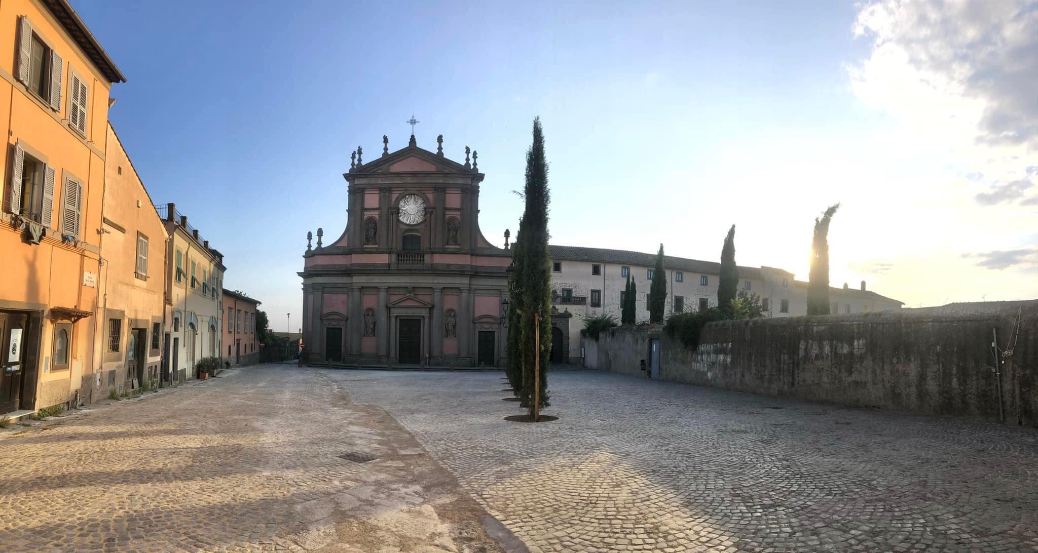 Viterbo, niente più parcheggi a Piazza della Trinità: in arrivo i dissuasori in pietra