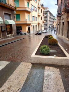 Viterbo – Rifiuti abbandonati in via Matteotti, la sindaca Frontini: “Prontamente rimossi, stiamo cercando i responsabili”