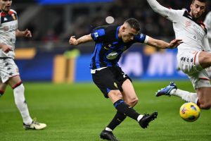 L’Inter non si ferma: 2-1 al Genoa e +15 sulla Juve