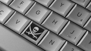 Tempi duri per il “pezzotto”: fino a 5000 euro di multa per gli appassionati di film pirata