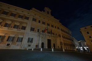 Ambiente: spente le luci di Montecitorio per l’ora della Terra