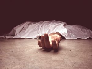 Zagarolo – Veglia il padre morto in casa per 4 mesi, alla fine chiama i carabinieri: “Non ce la faccio più”