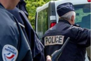 Francia, uomo asserragliato in consolato Iran a Parigi: avrebbe giubbotto esplosivo