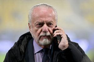 Futuro Napoli, in 4 sul taccuino: la piazza sogna Conte, ADL punta Pioli, Italiano sfondo low cost