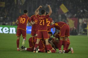 Istituzione Roma, ennesima semifinale: classe e resistenza, Milan desolante, DDR vola pure a Leverkusen