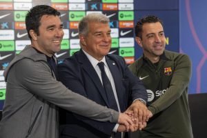 Futuro Barcellona, clamoroso cambio di rotta: resta Xavi