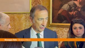 Milano, Sala “Lavoriamo per la posa della Statua della Maternità”