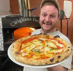 Lorenzo Carletti, di Castel Sant’Elia, campione mondiale di pizza napoletana. Il plauso del presidente Rocca