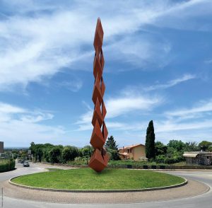 Tarquinia – Presentata la scultura “Poliedraspiga” di Claudio Capotondi che sarà posizionata all’ingresso della Città
