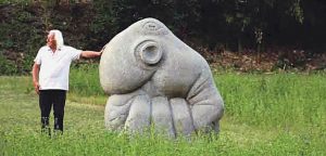 Civitella d’Agliano – Al giardino scultura La Serpara, arriva l’artista Schwarz Gänsehaut