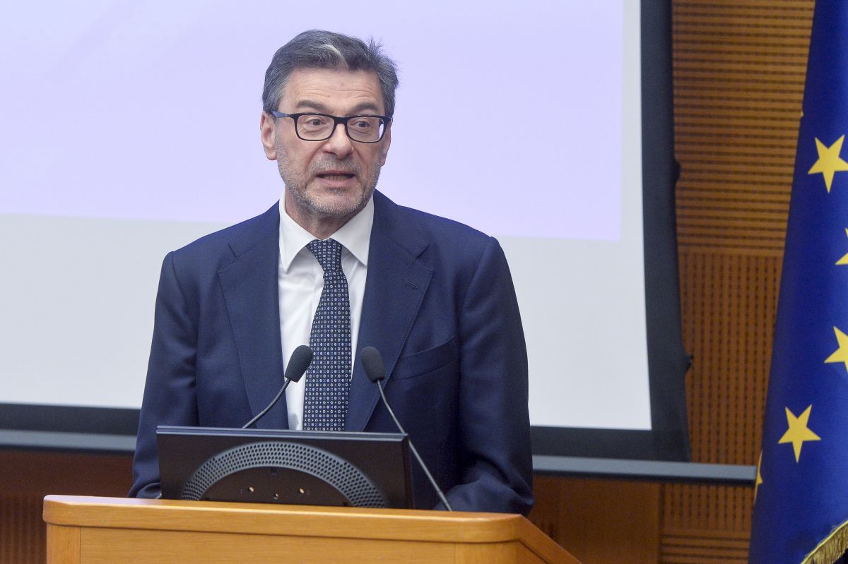 Ue, Giorgetti “Scontata apertura procedura per disavanzo eccessivo”