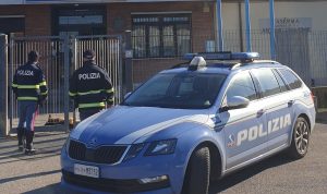 Anzio, pusher forza posto di blocco e aggredisce agenti: arrestato