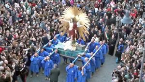 Tarquinia – Pasqua da record per la città e migliaia di persone hanno abbracciato il Cristo Risorto