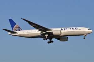 Paura a Fiumicino, un Boeing della United costretto ad atterraggio d’emergenza