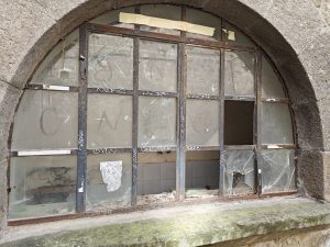 Viterbo, San Pellegrino in Fiore: Palazzo Scacciaricci nel degrado in attesa della festa