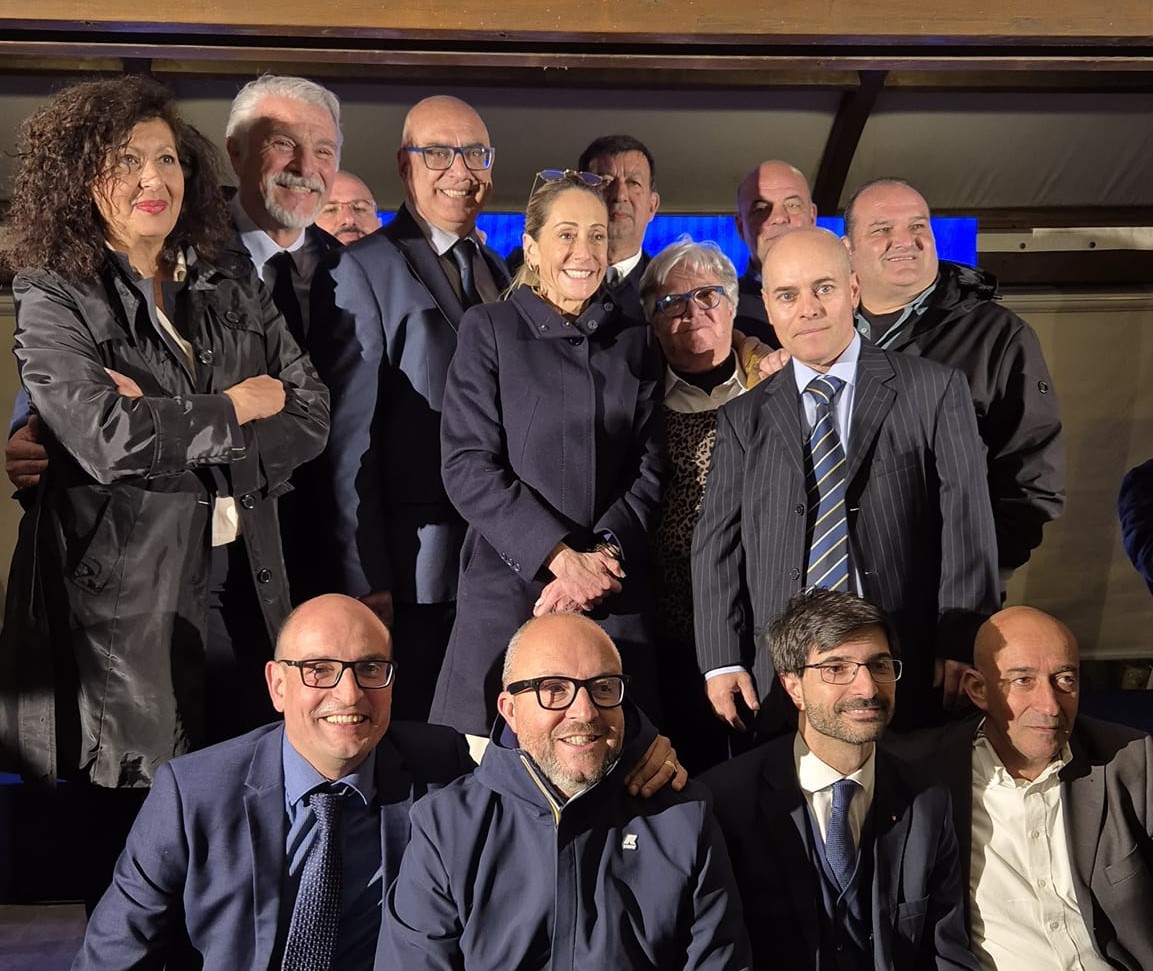 Tarquinia, oltre 600 persone ad accogliere Arianna Meloni e Alberto Riglietti