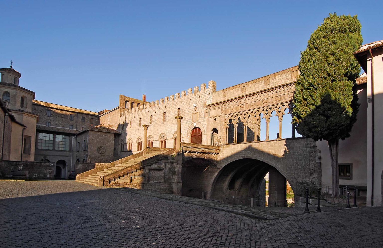 Viterbo gettonata dai turisti per Pasqua, il Palazzo dei Papi il sito più visitato