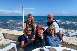 Sorpresa a Santa Marinella, al Villa delle Palme c’è Alba Parietti