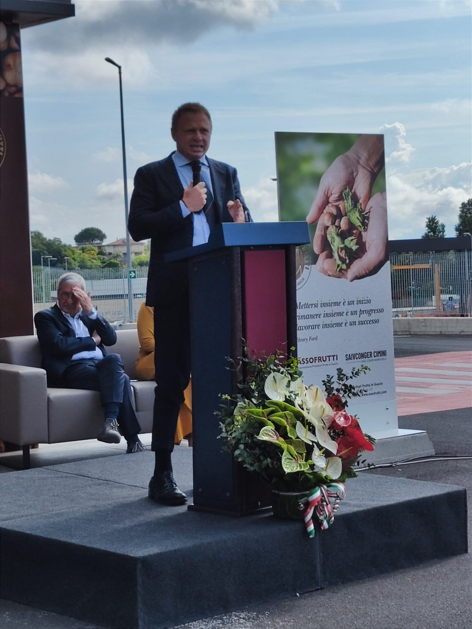 “La Tuscia, eccellenza del Lazio, avrà un posto d’onore al G7 dell’Agricoltura”: a Caprarola l’invito ufficiale del ministro Lollobrigida (Fotogallery)