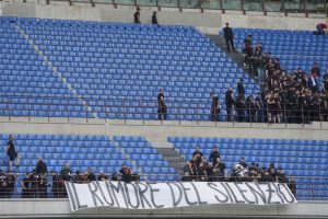 Il Milan, 3-3 e Grifone: degno mesto finale rossonero, clima surreale tra sciopero e silenzio