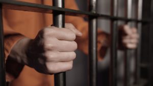 Oriolo Romano – “Meglio il carcere che mio fratello”: elude i domiciliari per le liti continue e chiede di essere arrestato