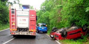 Viterbo – Auto si ribalta sulla Cimina, alla guida 23enne di Civita Castellana