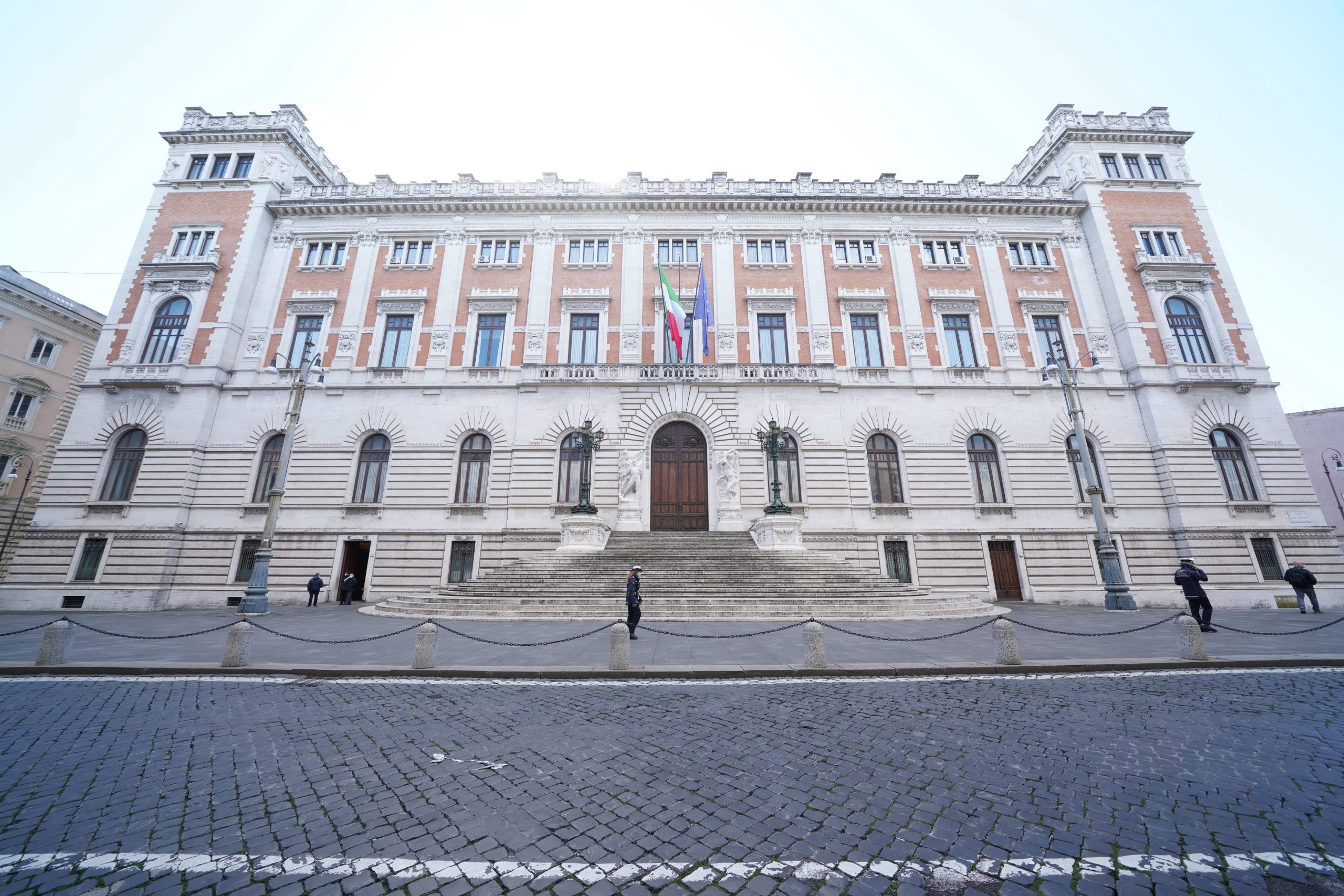 Parlamento: 25 settembre audizione procuratore Latina De Falco su condizioni lavoro