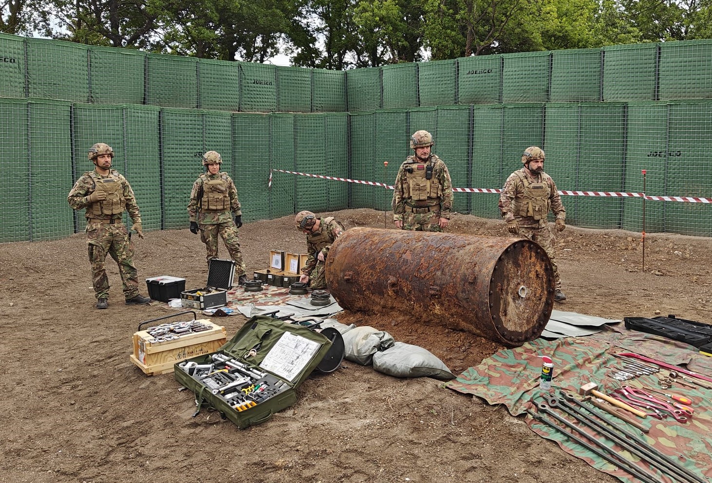 Viterbo, bomba day: disinnesco avvenuto con successo: “Cittadini possono tornare a casa”