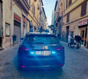 Viterbo, 30enne trovato senza vita in pieno centro