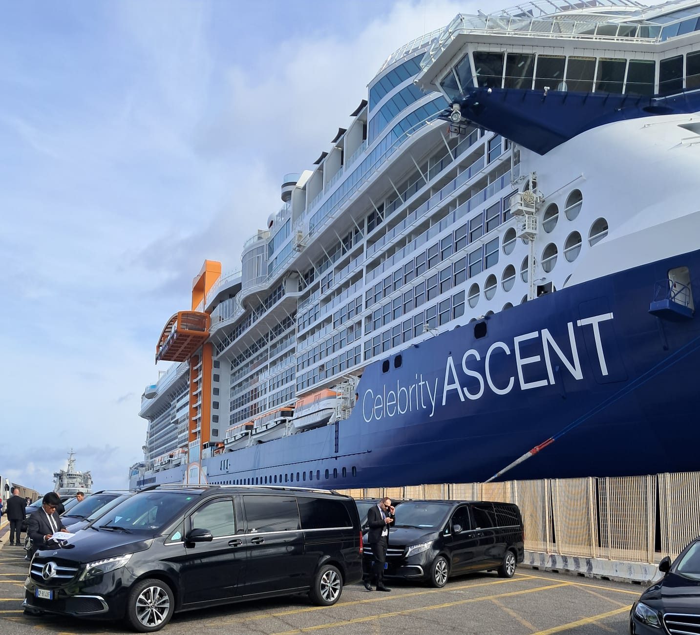 Tappa a Civitavecchia per la Celebrity Ascent, la nave da crociera che ospita il matrimonio di Anant Ambani, il figlio del petroliere più ricco dell’India