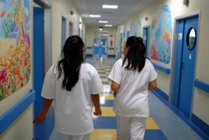 Giornata infermieri, sondaggio Nursind: “L’80% non pensa al secondo figlio”