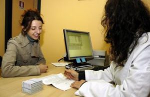 Sanità, italiani bocciano Ssn ma promuovono medico famiglia