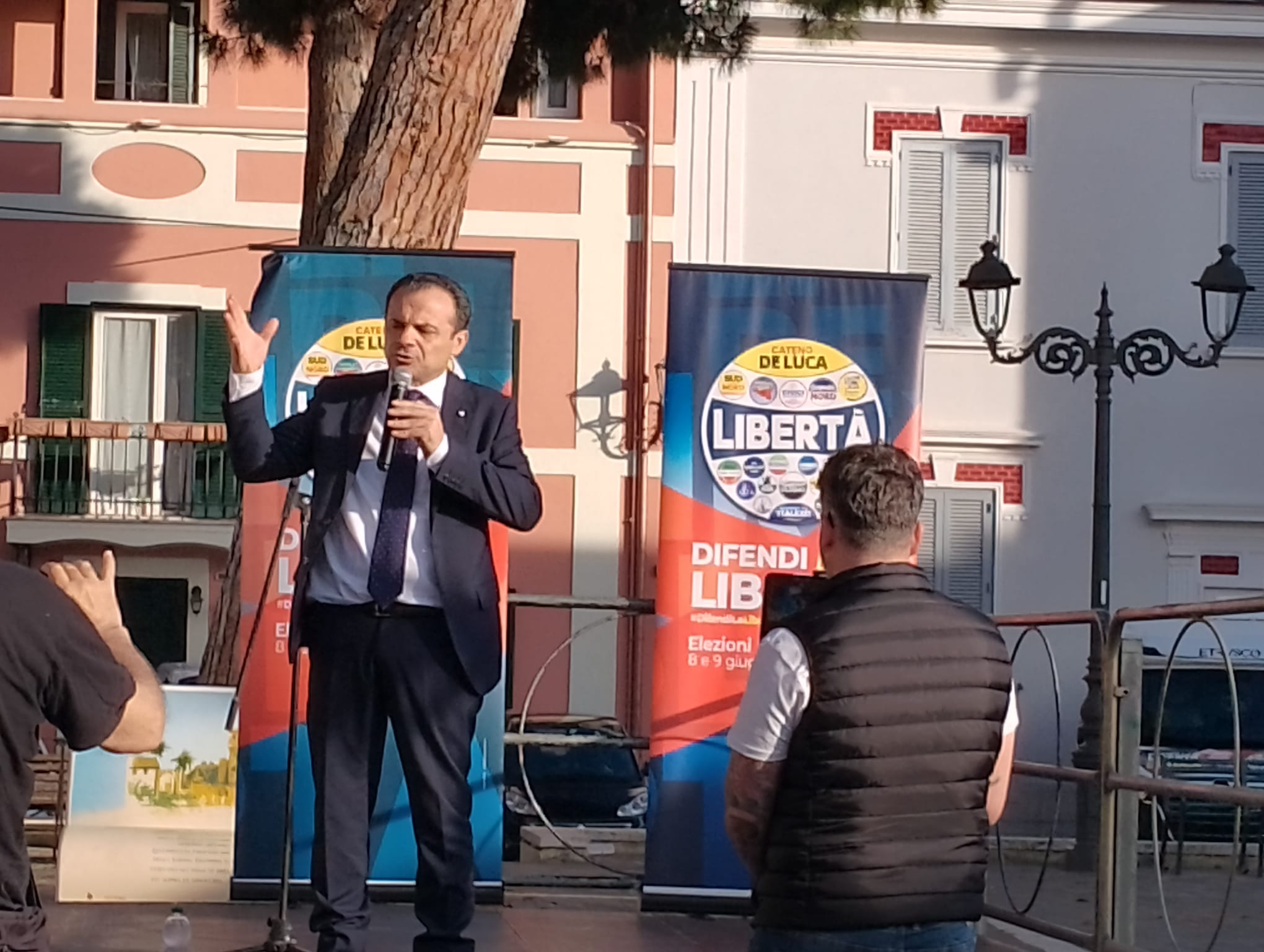 Europee, Cateno De Luca a Santa Marinella: “A Bruxelles per fermare la Bolkestein”