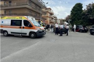 Ladispoli, scontro tra auto in Via Napoli: due feriti