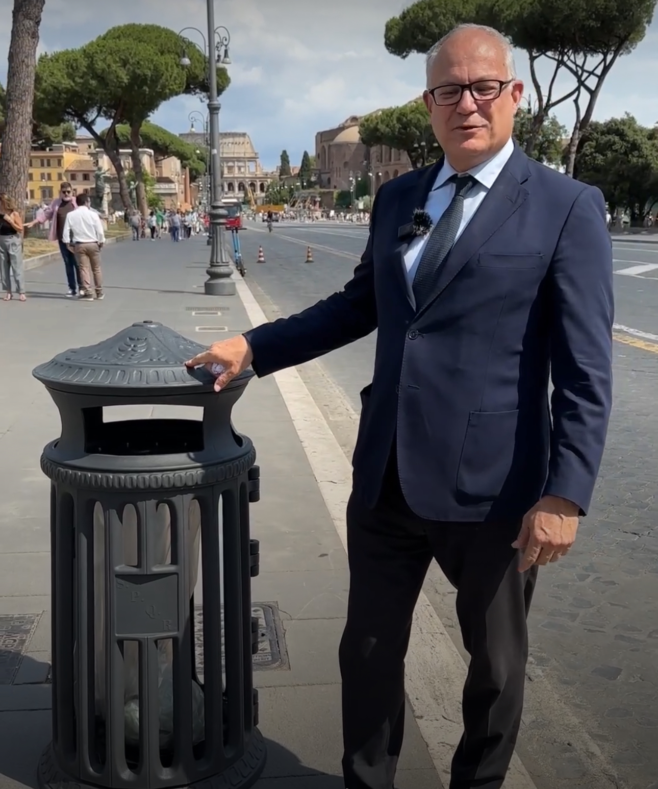 Rifiuti: a Roma i primi 210 “Cestò”, entro il Giubileo saranno 18 mila i nuovi cesti gettacarta