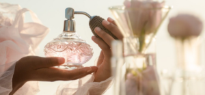 Oltre 3.500 profumi falsi pronti per la vendita, stoccaggio clandestino a Cisterna di Latina