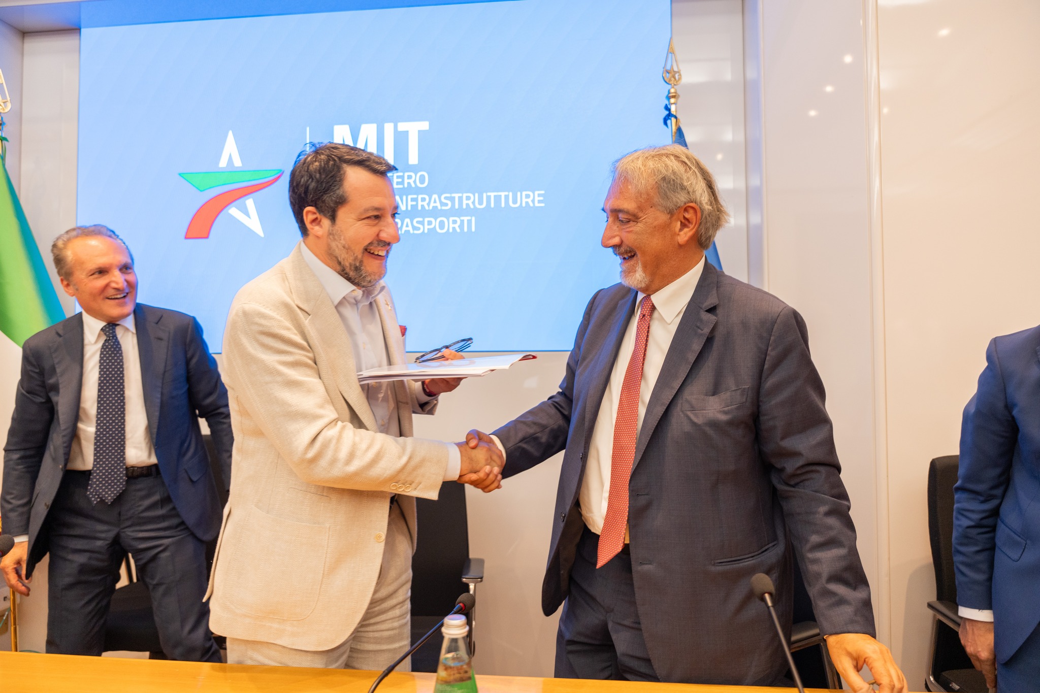 Case popolari, accordo Mit-Regione: arrivano 54 milioni per la riqualificazione