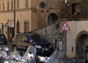 Viterbo – Altro commerciante aggredito nel centro storico: “Nessuno mi ha aiutato, così non possiamo andare avanti”