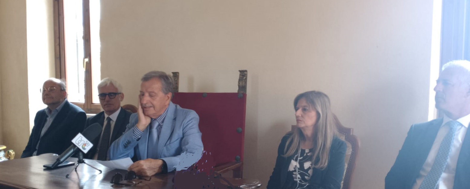 Santa Marinella, l’annuncio di Tidei: “Il Comune fuori dal default”