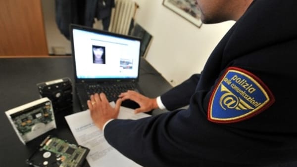 Pontinia, ha sul pc video hot con bambini: arrestato studente 25enne