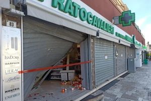 Cerveteri, colpo grosso in farmacia: portate vie le casse